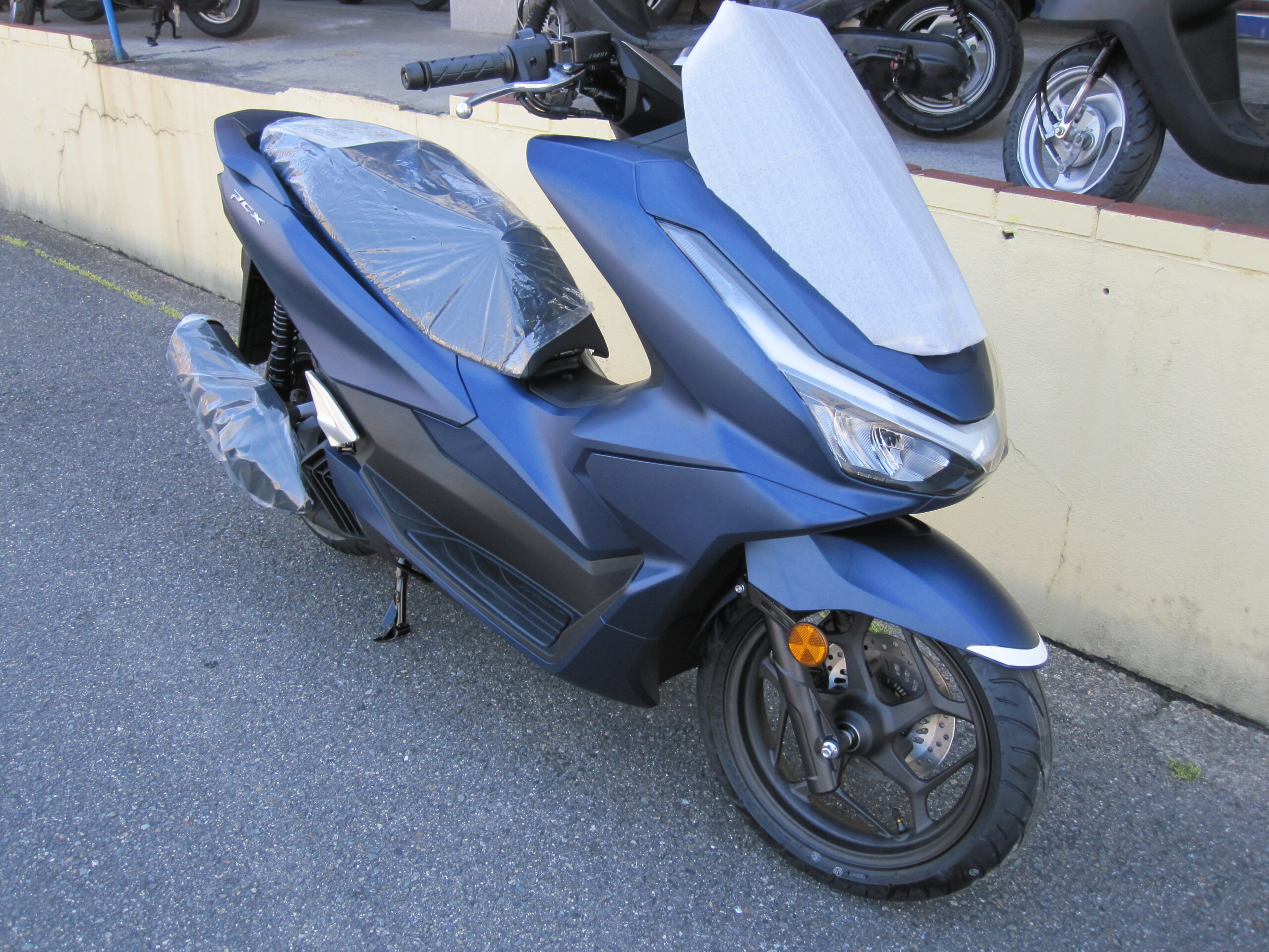 PCX125-2025-BLUE-N-1-scaled.jpg